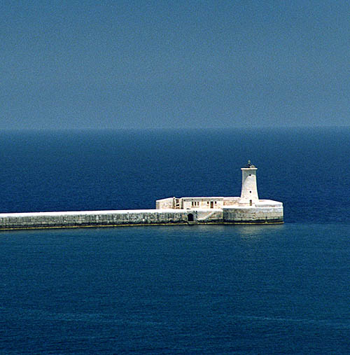 Malta.  . 2009