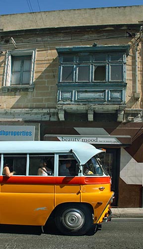 Мальта. Меллиха. Старый мальтийский автобус. 2010