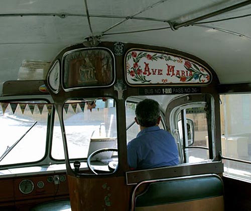 Мальта. Старый мальтийский автобус. 2011